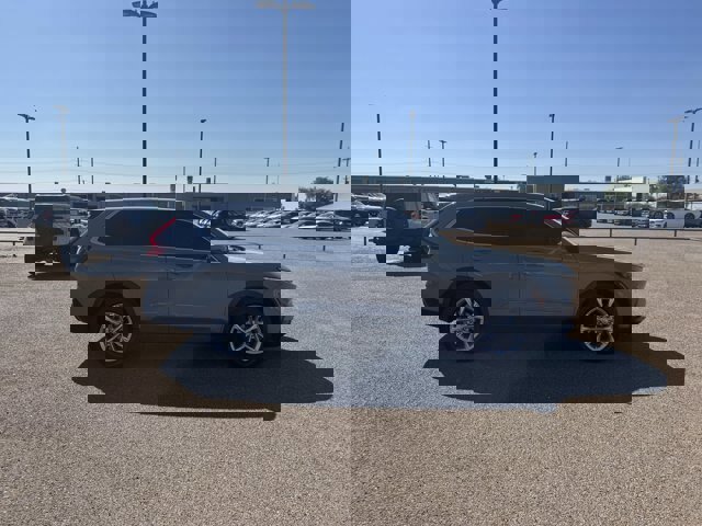 Used 2025 Honda CR-V EX image 4