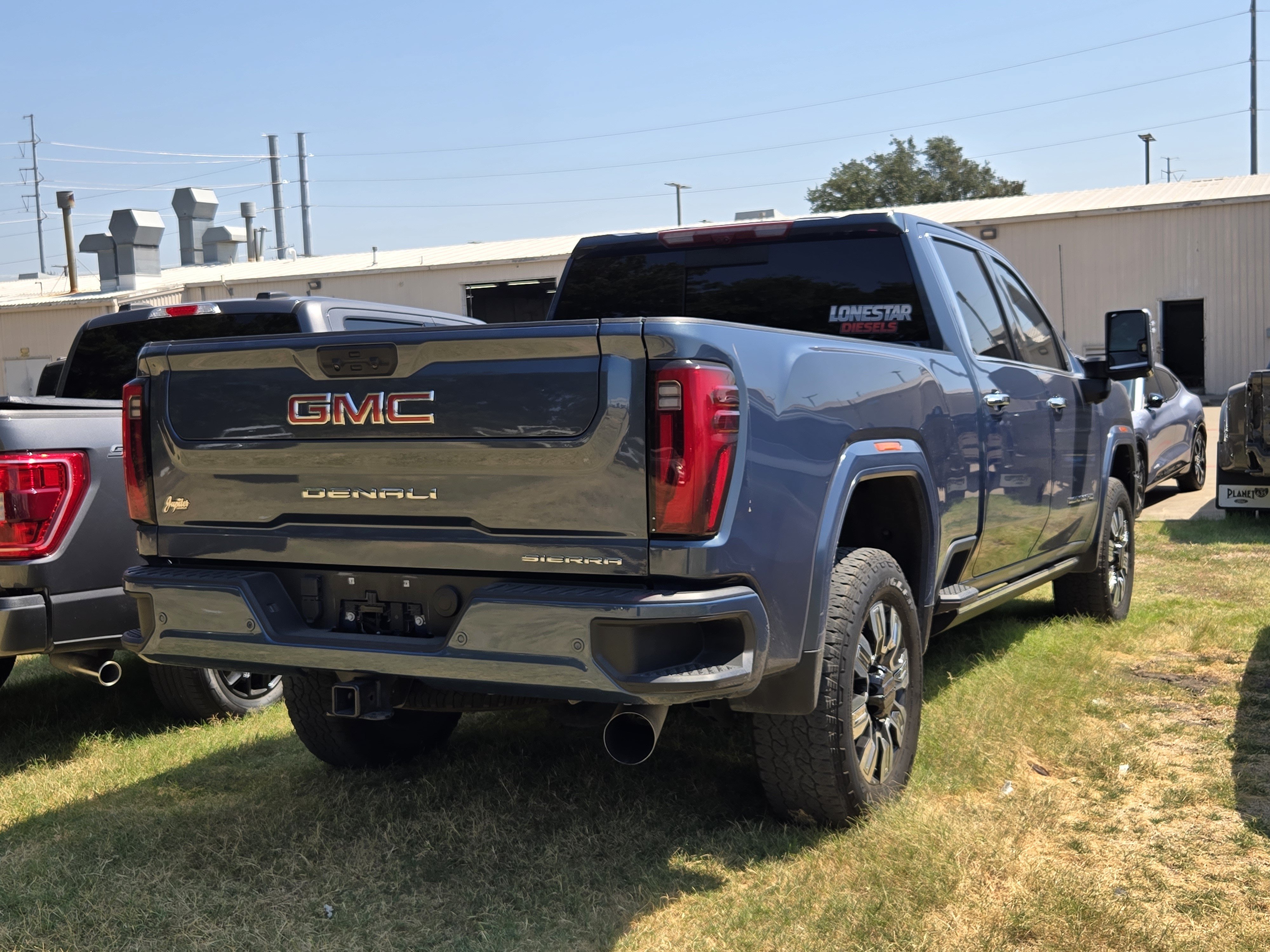 Used 2025 GMC Sierra 2500 Denali w/ Denali Reserve Package AWD/4WD image 6
