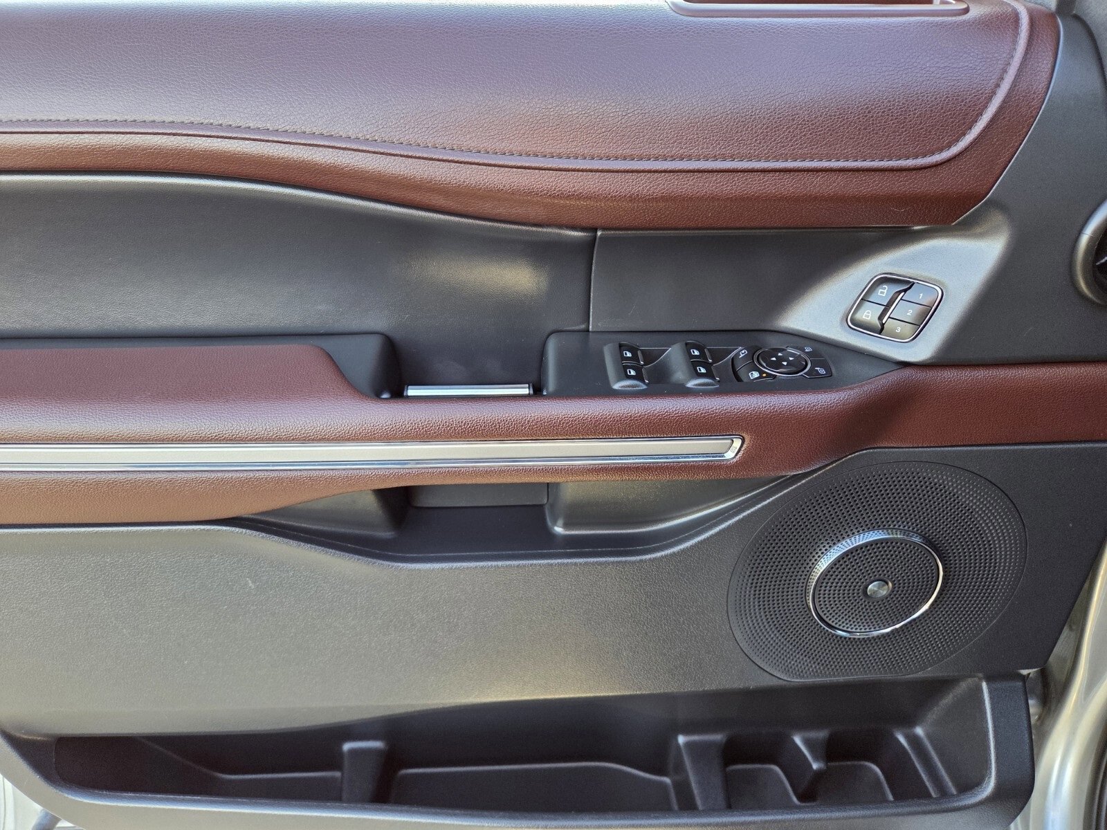 Certified 2024 Ford Expedition Limited image 19