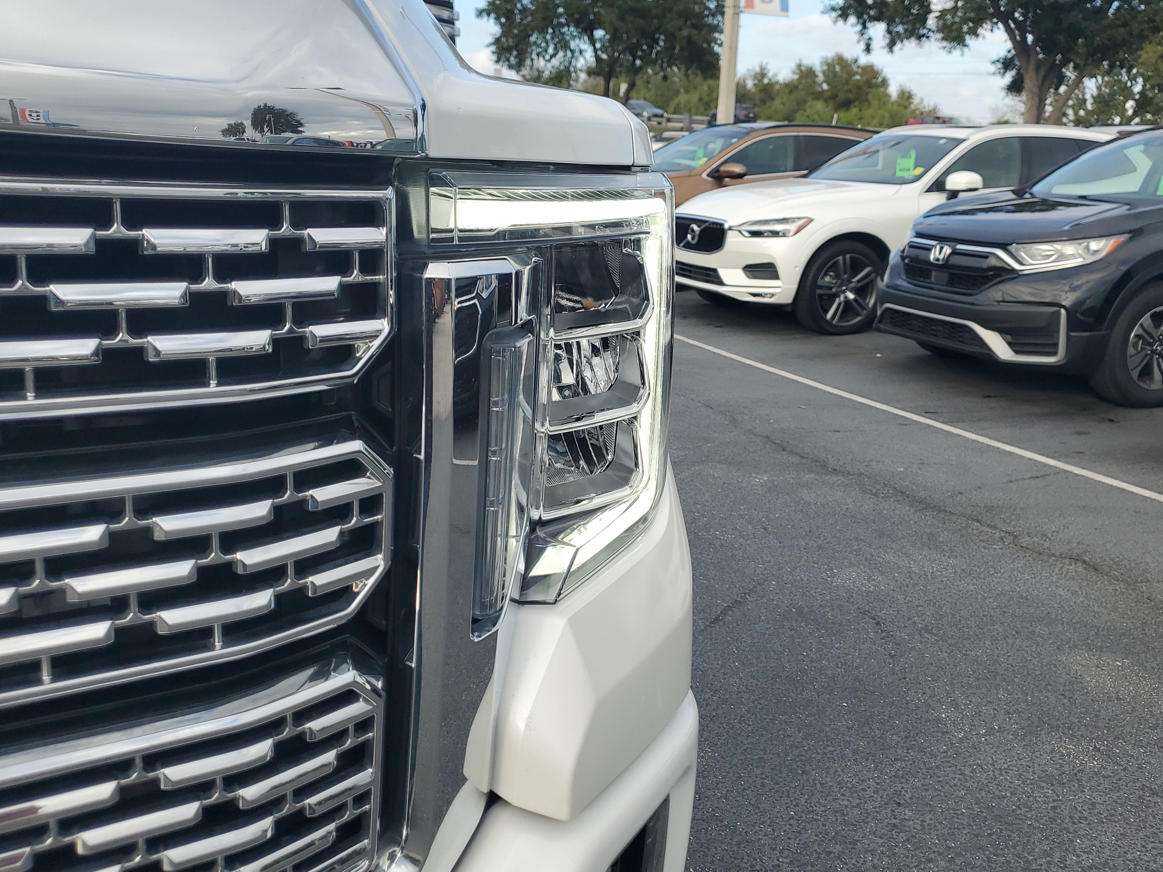 Used 2023 GMC Sierra 3500 Denali w/ Technology Package image 7