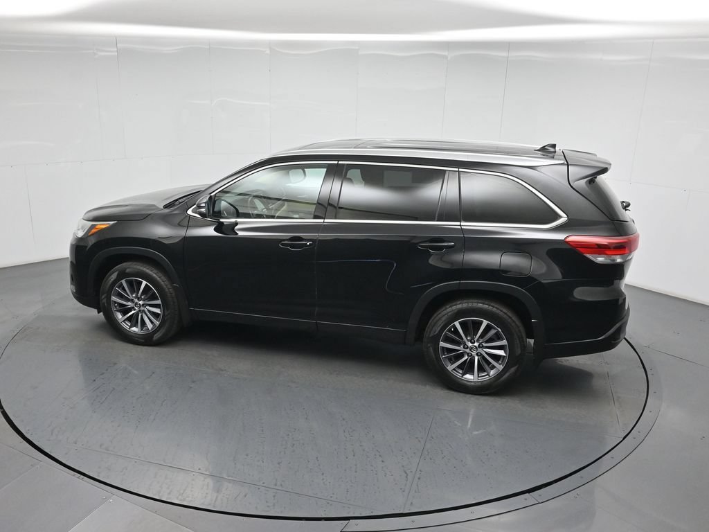 Used 2018 Toyota Highlander XLE AWD/4WD image 42