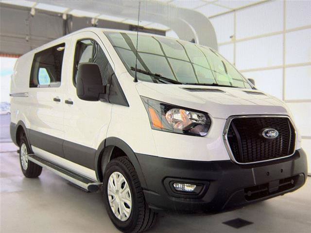 Certified 2025 Ford Transit 250 Low Roof w/ Exterior Upgrade Package RWD image 9