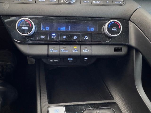 Used 2024 Hyundai Elantra SEL image 21
