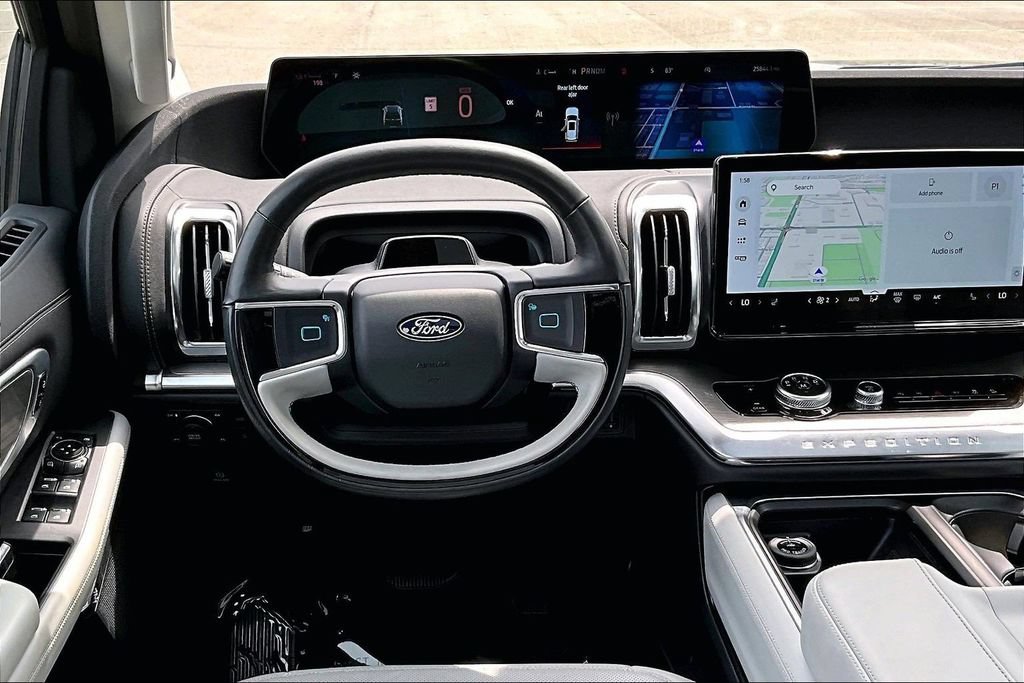 Certified 2025 Ford Expedition Platinum AWD/4WD image 5