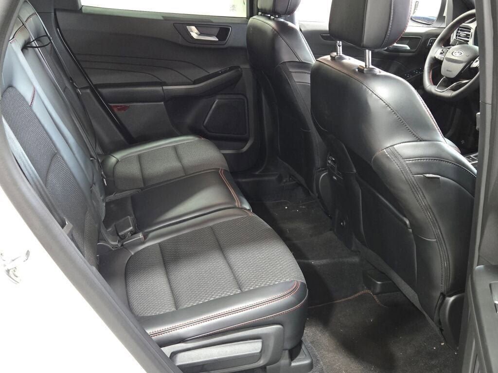 Certified 2023 Ford Escape ST-Line Elite AWD/4WD image 15