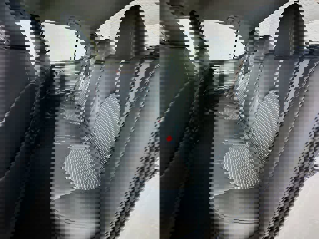 Used 2021 Toyota Camry SE image 16