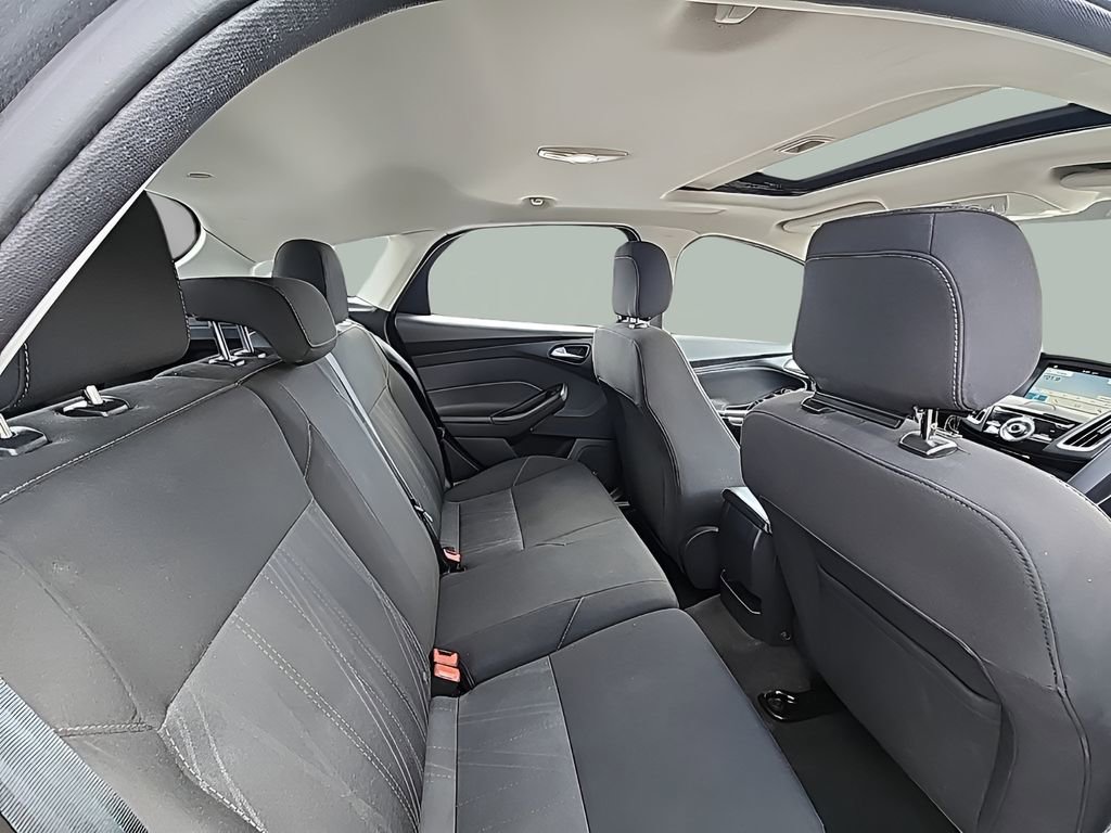 Certified 2018 Ford Focus SEL FWD image 14