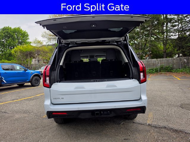 Certified 2025 Ford Expedition Active AWD/4WD image 7