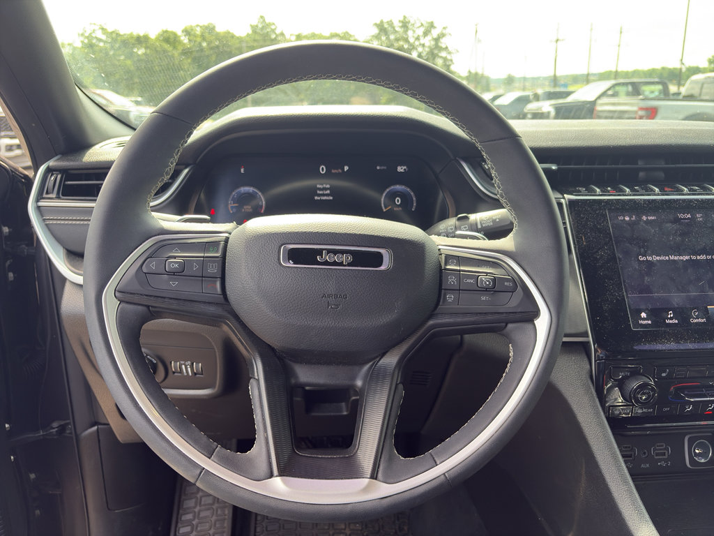 Used 2024 Jeep Grand Cherokee L Laredo w/ Luxury Tech Group I AWD/4WD image 6
