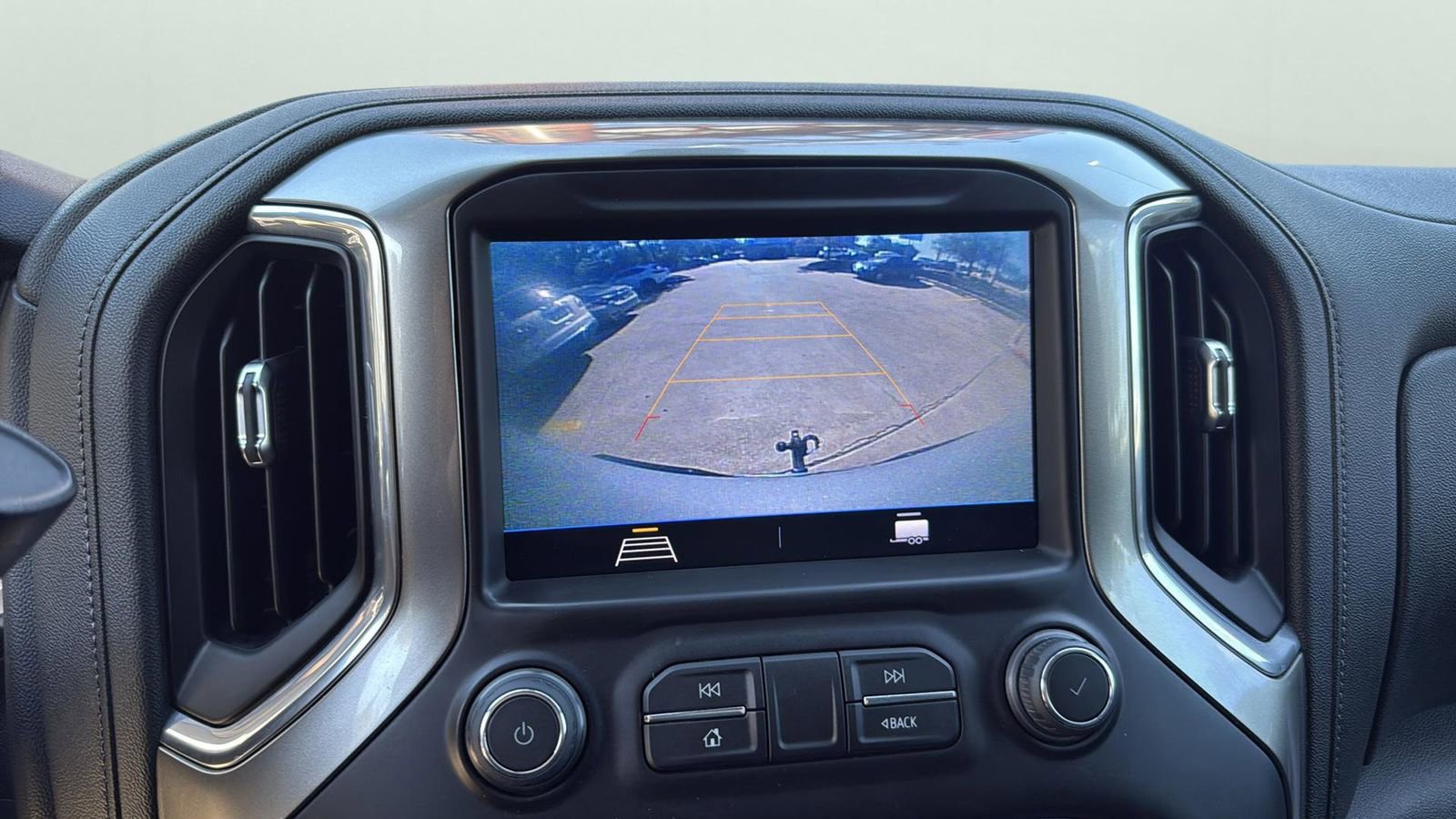 Used 2021 Chevrolet Silverado 1500 LT w/ Z71 Off-Road Package image 17