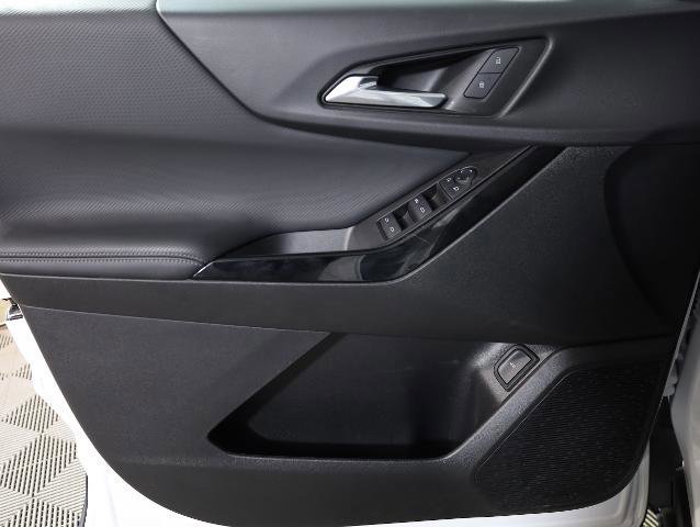 Used 2025 Chevrolet Equinox LT w/ Convenience Package II image 23