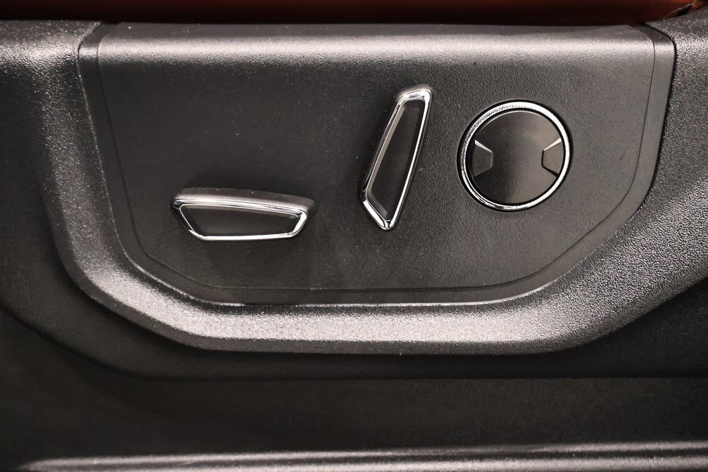 Certified 2022 Ford F450 Platinum w/ FX4 Off-Road Package image 18