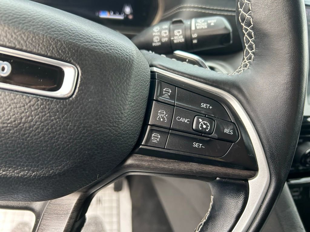 Used 2022 Jeep Grand Cherokee L Limited image 24