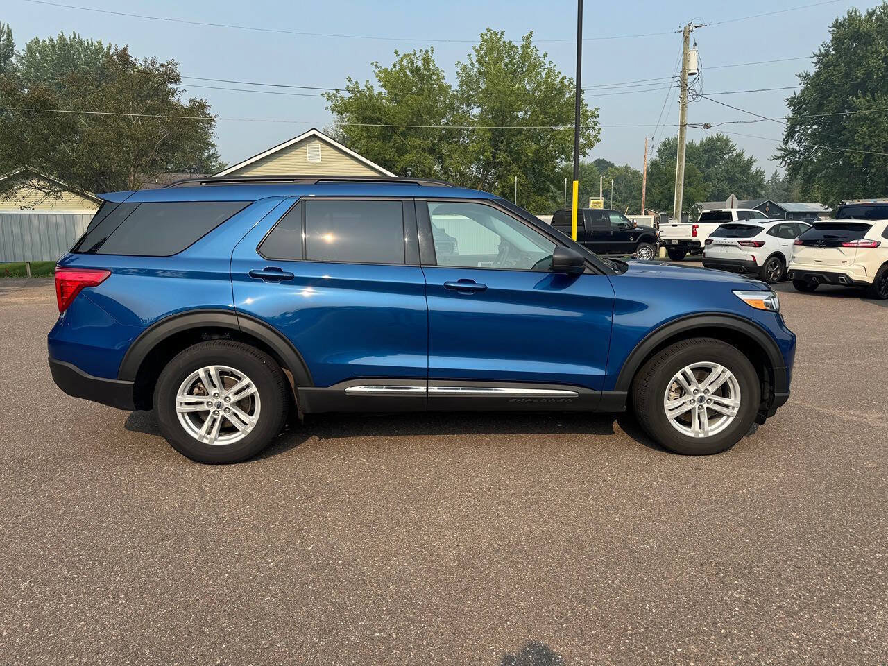 Certified 2021 Ford Explorer XLT w/ Equipment Group 202A AWD/4WD image 8