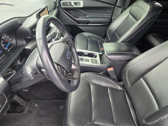 Certified 2020 Ford Explorer XLT w/ Equipment Group 202A image 11