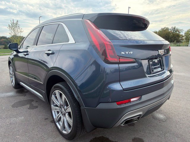 Used 2020 Cadillac XT4 Premium Luxury w/ Enhanced Visibility Package FWD image 13