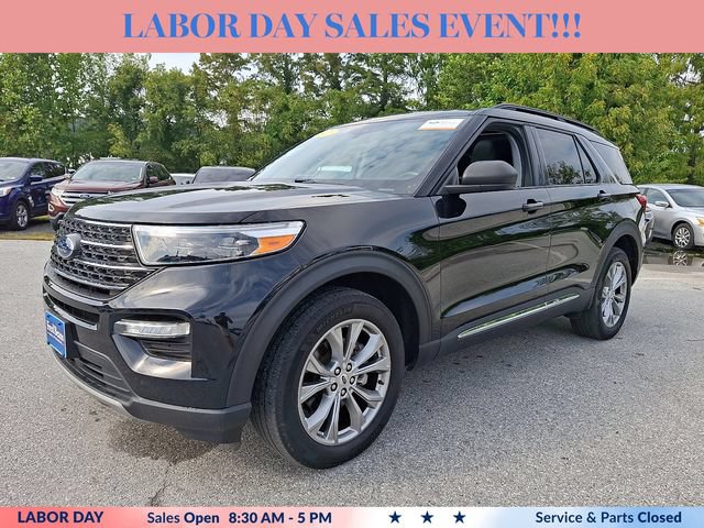 Certified 2023 Ford Explorer XLT w/ Equipment Group 202A AWD/4WD image 3