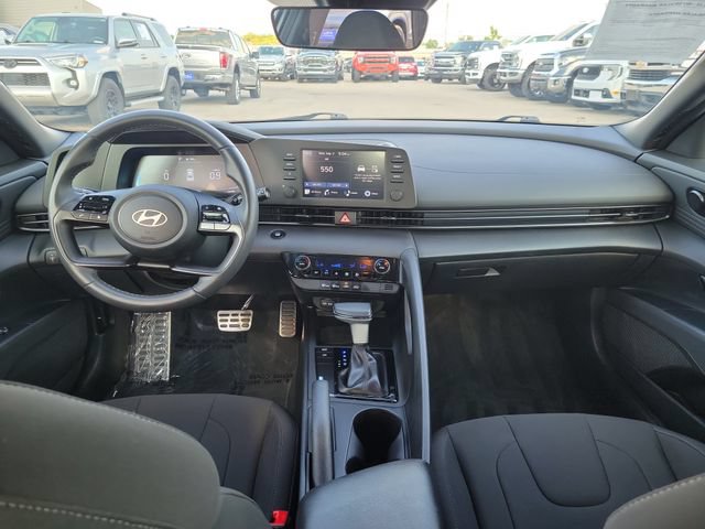 Used 2025 Hyundai Elantra Sport FWD image 10