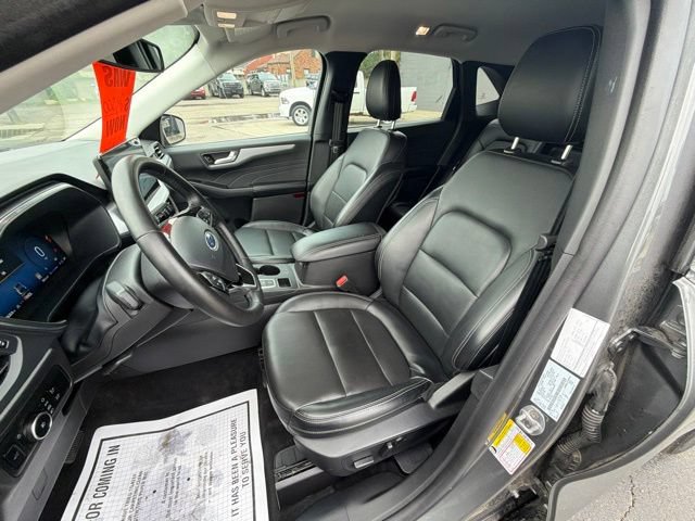 Certified 2025 Ford Escape Platinum AWD/4WD image 22