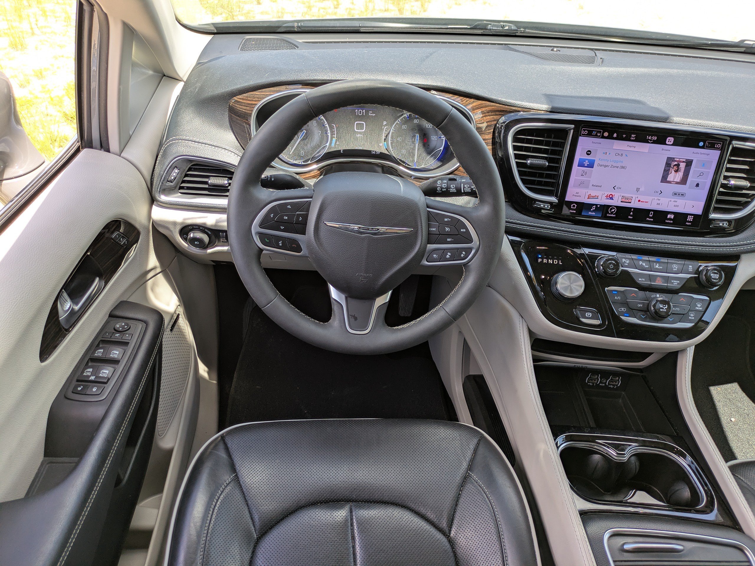 Used 2022 Chrysler Pacifica Limited FWD image 15