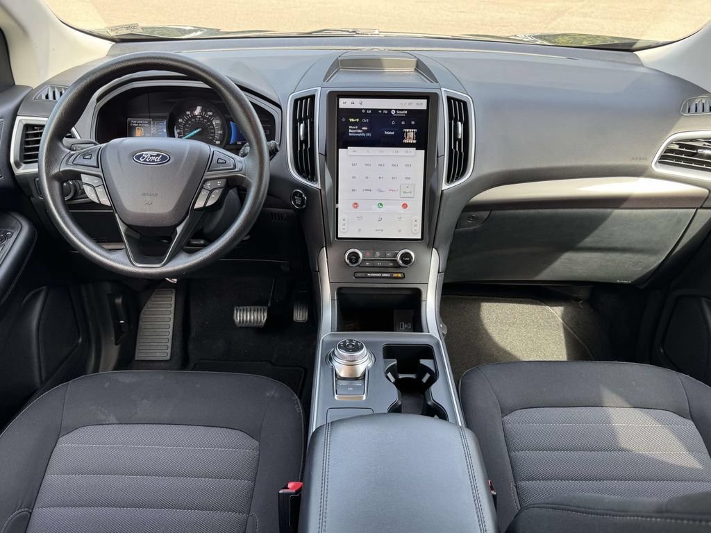 Certified 2024 Ford Edge SE w/ Black Appearance Package AWD/4WD image 2