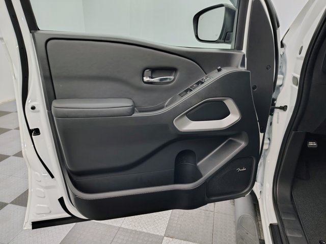 Used 2024 Nissan Frontier SL w/ Technology Package AWD/4WD image 9