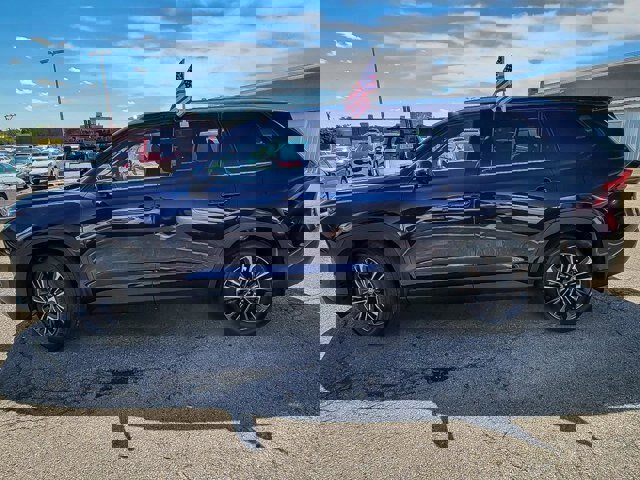 Used 2024 Toyota Grand Highlander AWD Hybrid image 2