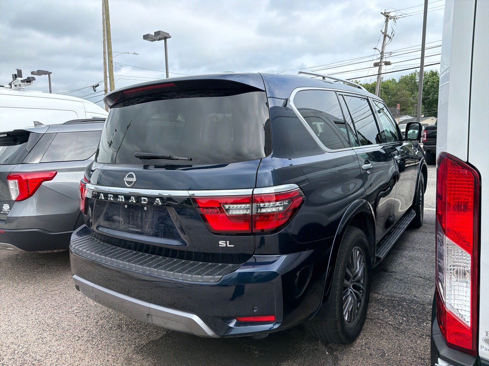 Used 2024 Nissan Armada SL w/ Captain's Chairs Package AWD/4WD image 7