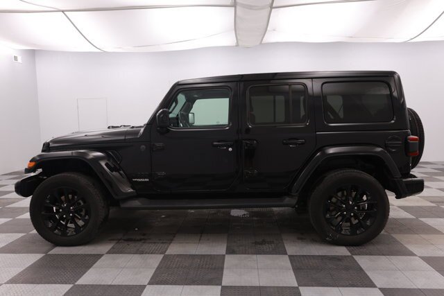 Used 2021 Jeep Wrangler Unlimited Sahara AWD/4WD image 7