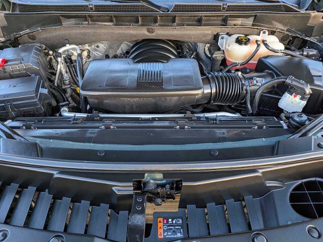 Used 2025 GMC Yukon XL AT4 Ultimate AWD/4WD image 13