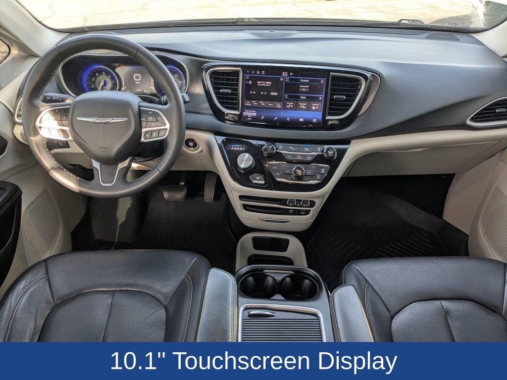 Used 2022 Chrysler Pacifica Touring-L image 18