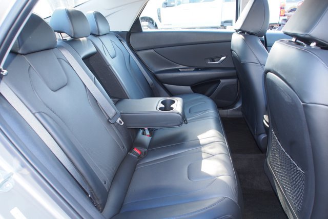 Used 2023 Hyundai Elantra Limited image 13
