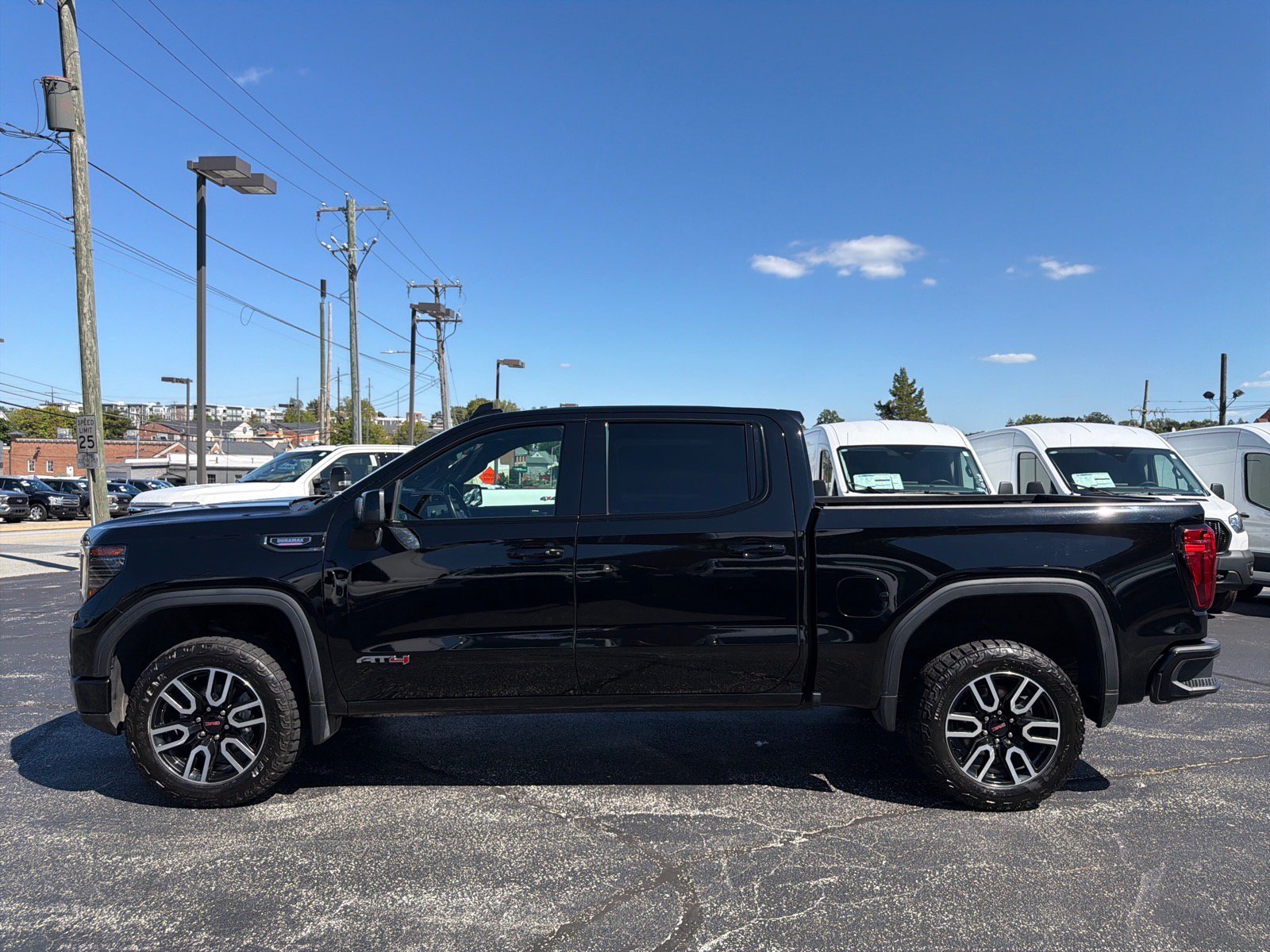 Used 2023 GMC Sierra 1500 AT4 w/ Technology Package AWD/4WD image 13