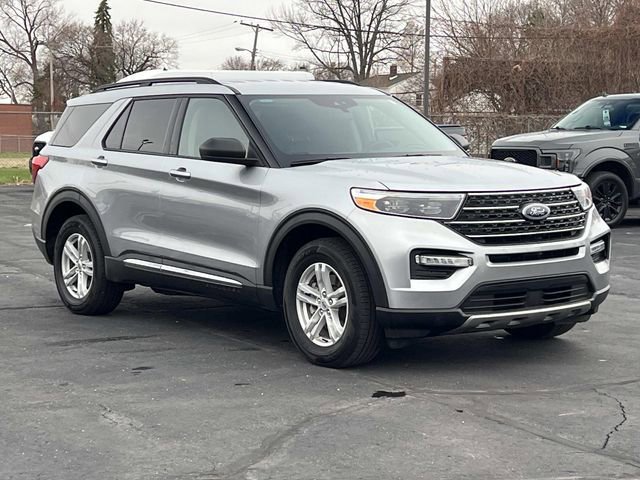 Certified 2024 Ford Explorer XLT w/ Equipment Group 202A image 7