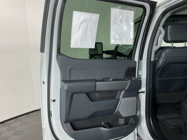 Certified 2025 Ford F450 Lariat w/ FX4 Off-Road Package image 32