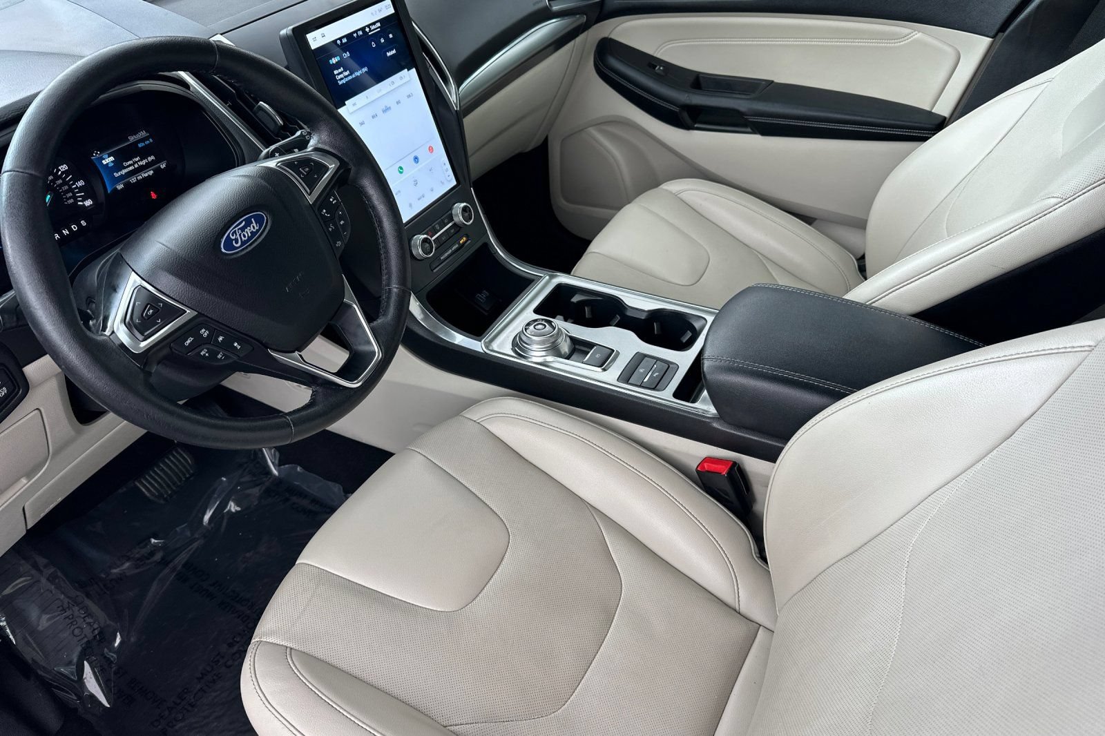 Certified 2022 Ford Edge Titanium w/ Equipment Group 301A AWD/4WD image 10