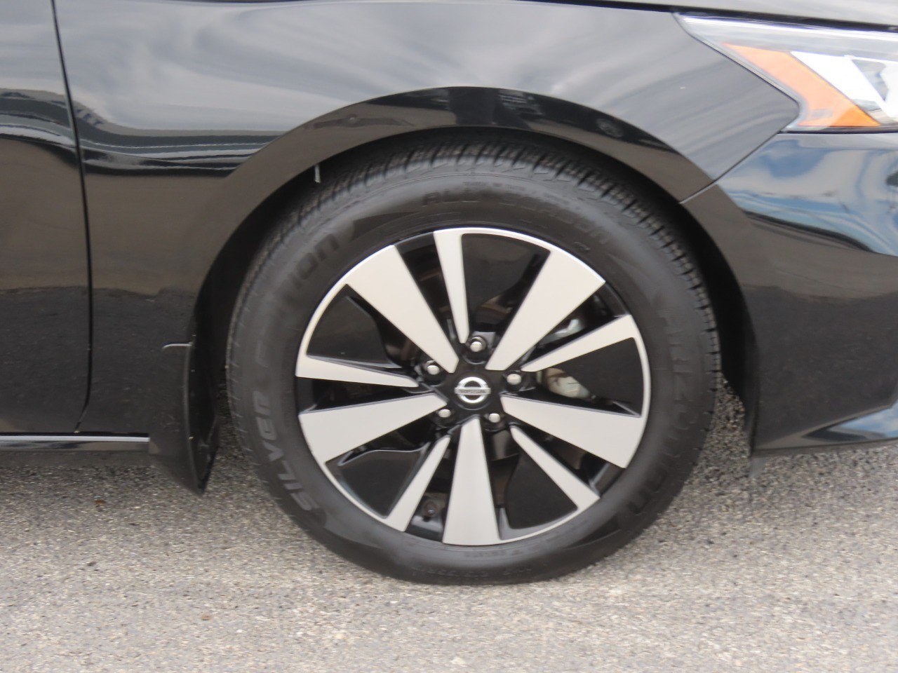 Used 2022 Nissan Altima 2.5 SV w/ SV Premium Package FWD image 7