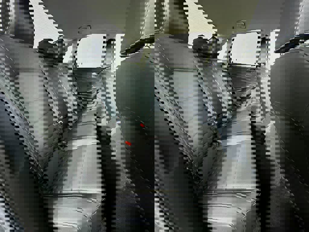 Used 2024 Volkswagen Jetta SE image 30