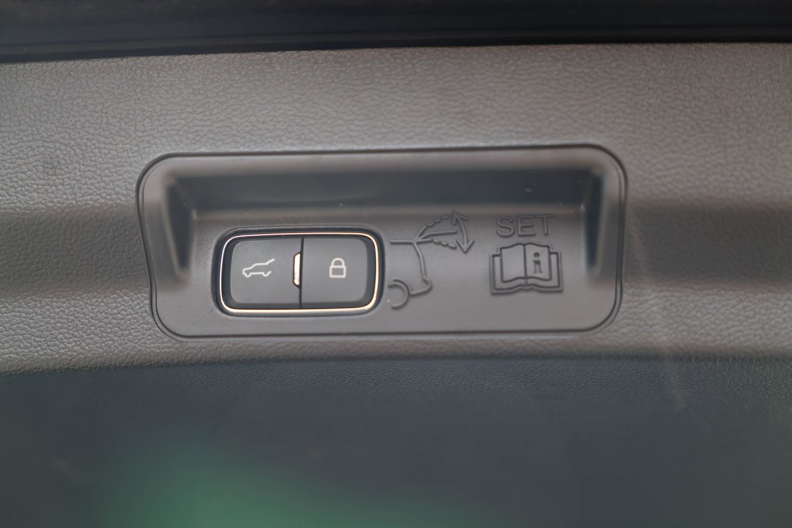 Certified 2023 Ford Explorer ST AWD/4WD image 16