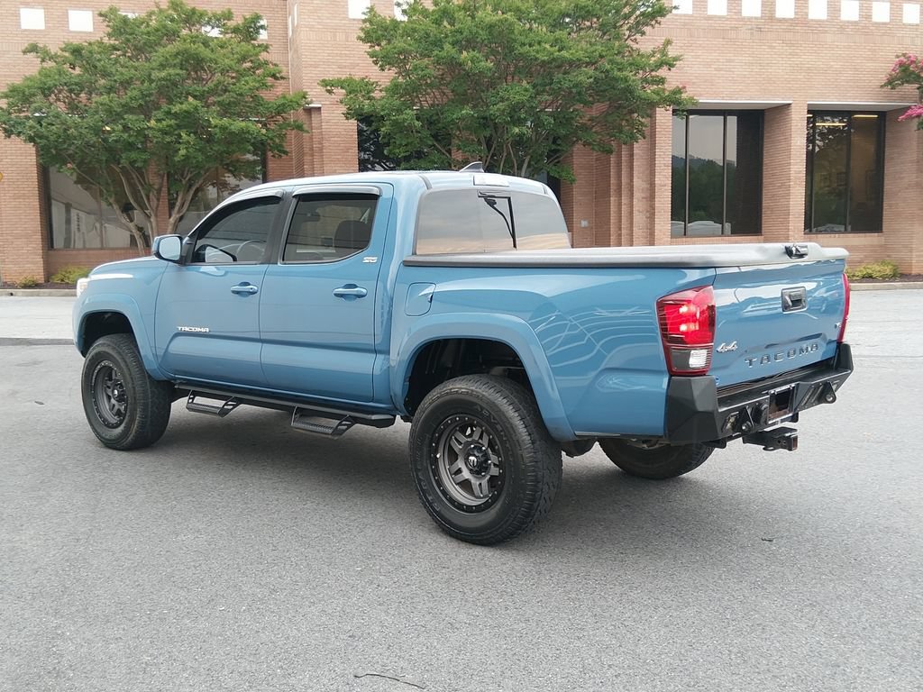 Used 2019 Toyota Tacoma SR5 AWD/4WD image 6