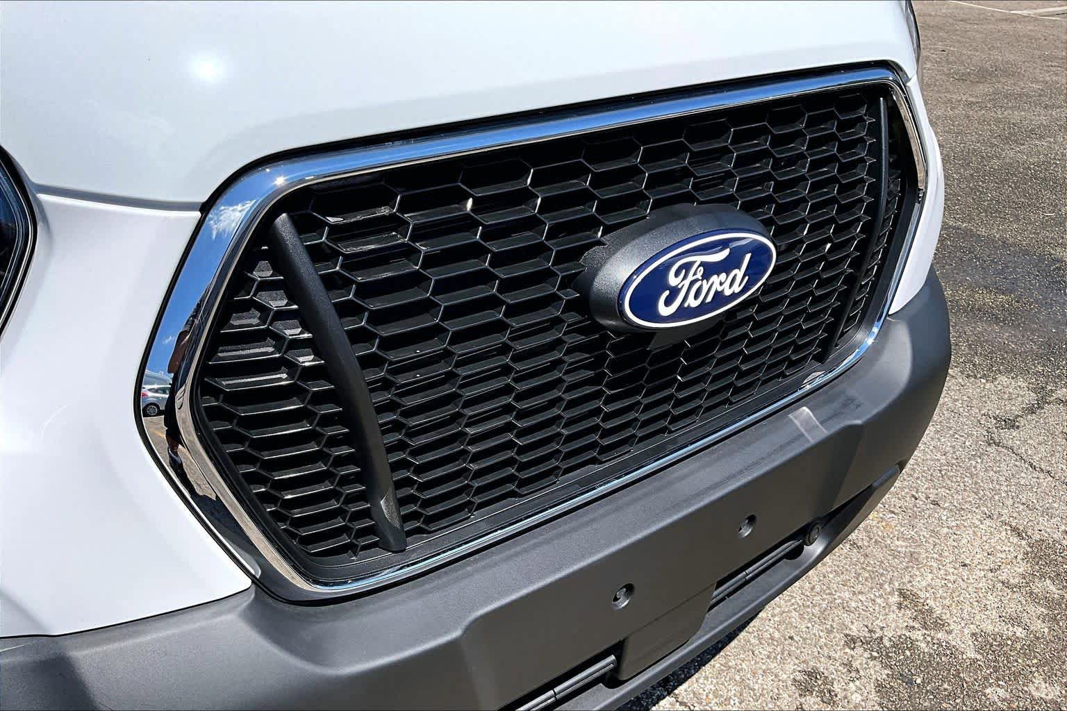 Certified 2026 Ford Transit 250 Low Roof RWD image 30