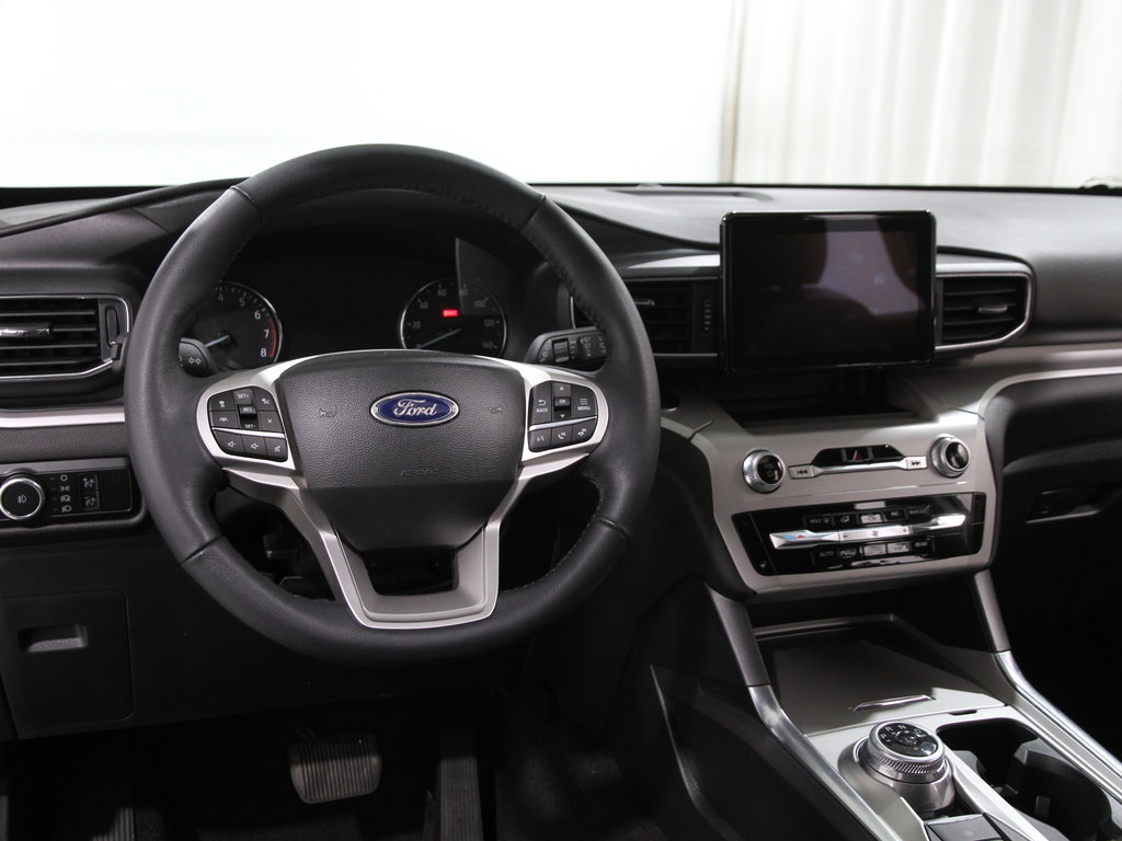 Certified 2023 Ford Explorer XLT w/ Equipment Group 202A image 7