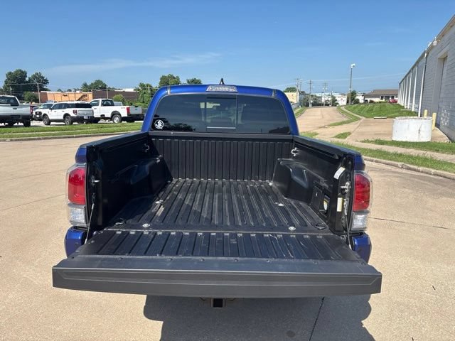 Used 2023 Toyota Tacoma TRD Off-Road w/ Technology Package AWD/4WD image 6