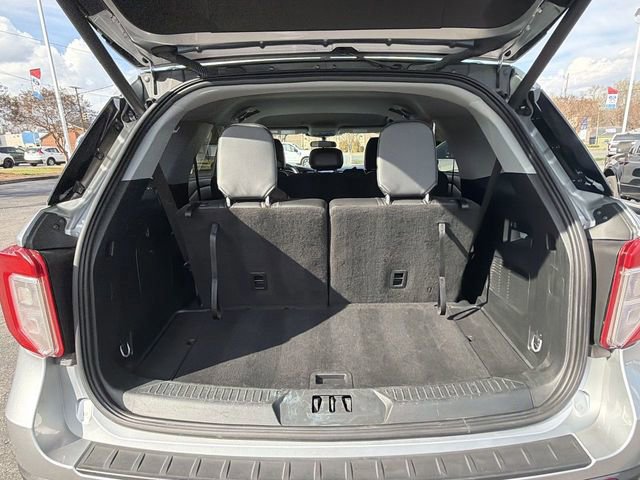 Certified 2024 Ford Explorer XLT w/ Equipment Group 202A image 26