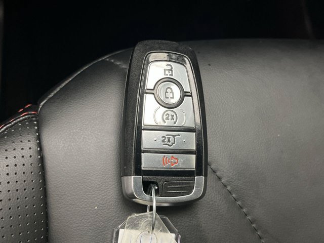 Certified 2025 Ford Escape ST-Line Elite w/ Premium Technology Package AWD/4WD image 30