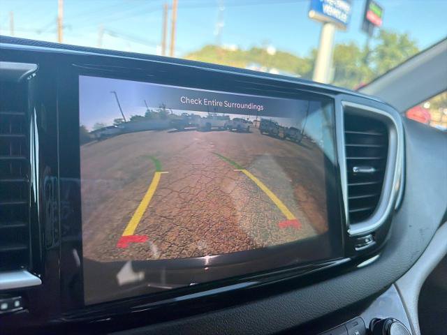 Used 2024 Chrysler Pacifica Touring-L FWD image 23