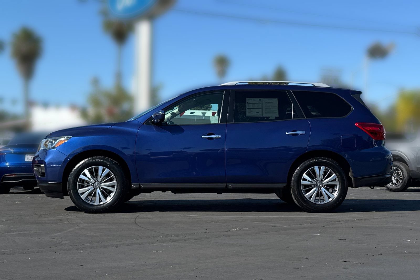 Used 2020 Nissan Pathfinder SL FWD image 33