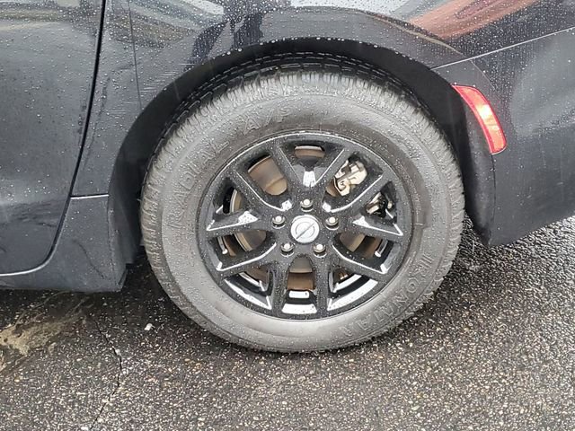 Used 2022 Chrysler Pacifica Touring-L image 30