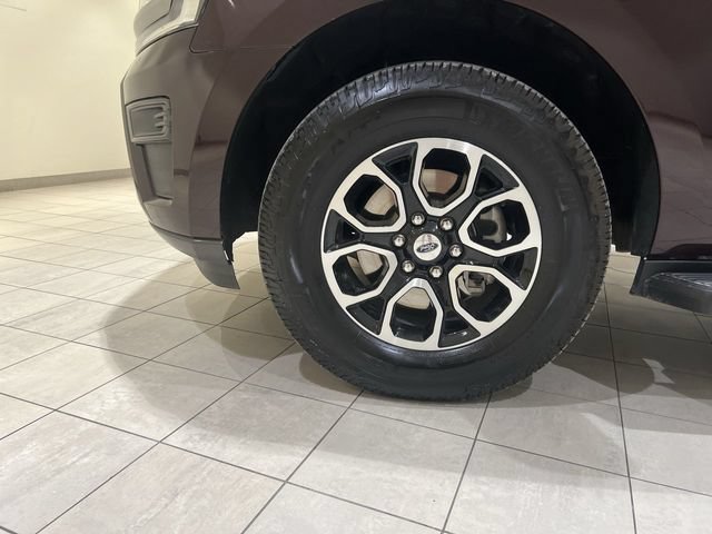 Certified 2023 Ford Expedition XLT RWD image 31