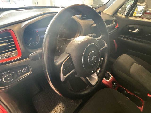 Used 2021 Jeep Renegade Trailhawk image 11